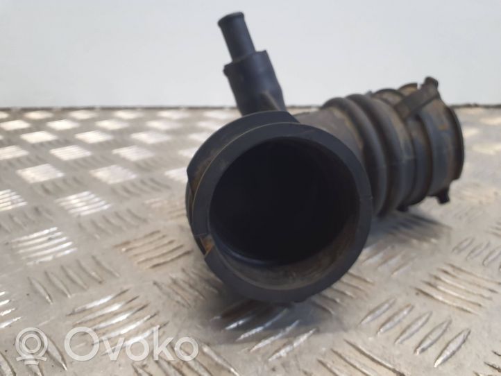 Toyota Yaris Część rury dolotu powietrza 178810Y030