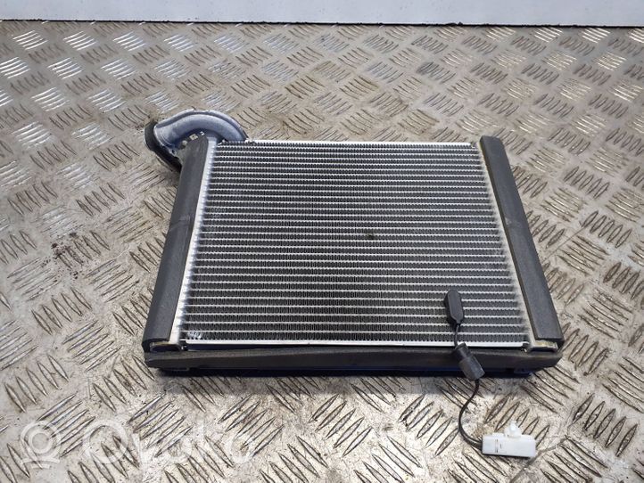 Toyota Yaris Gaisa kondicioniera radiators (salonā) 