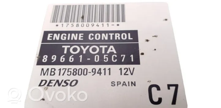Toyota Avensis T250 Centralina/modulo del motore 8966105C71