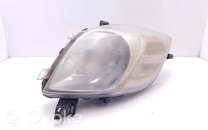 Toyota Yaris Lampa przednia 811100D120