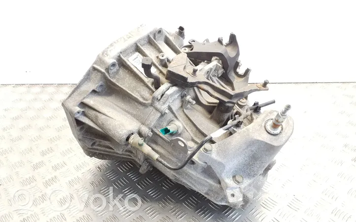 Nissan Qashqai Scatola del cambio manuale a 6 velocità 320101889R