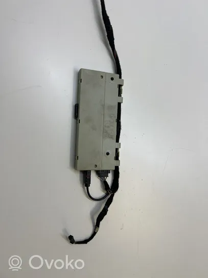 BMW X6 E71 Aerial antenna amplifier 009130157