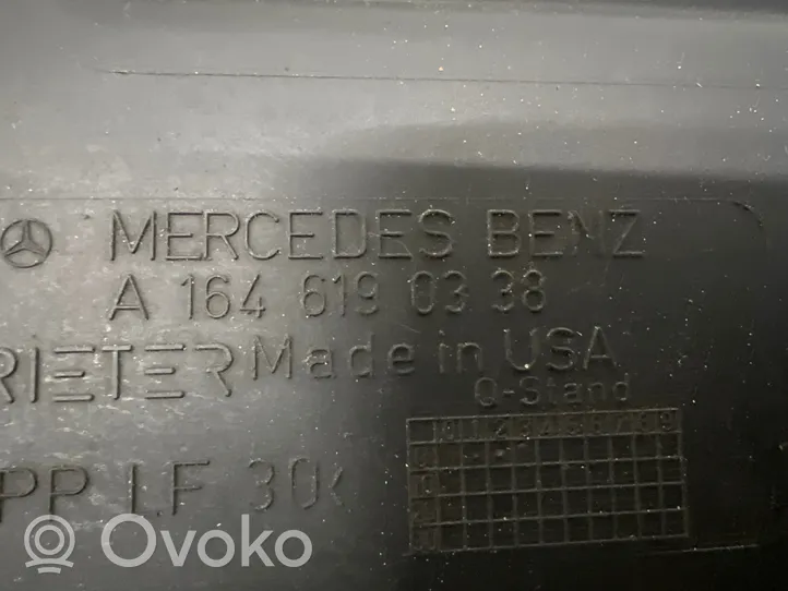 Mercedes-Benz ML W164 Keskiosan alustan suoja välipohja A1646190338