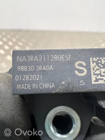 Nissan Qashqai Czujnik uderzenia Airbag 988303RA0A