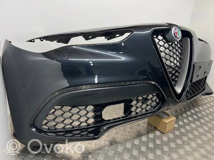 Alfa Romeo Stelvio Передний бампер 