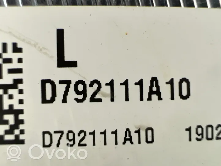 Hyundai Tucson TL Lampa przednia D792111A10