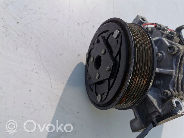 Nissan Juke I F15 Ilmastointilaitteen kompressorin pumppu (A/C) 926003ZL1A