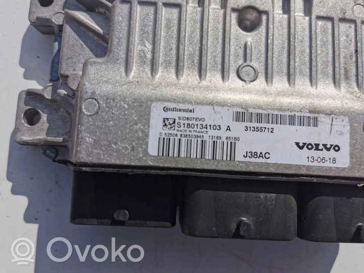 Volvo V40 Moottorinohjausyksikön sarja ja lukkosarja 31355712-
