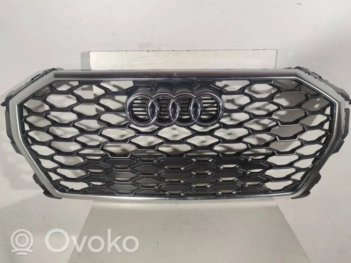 Audi Q3 F3 Etupuskurin ylempi jäähdytinsäleikkö 83F853651B