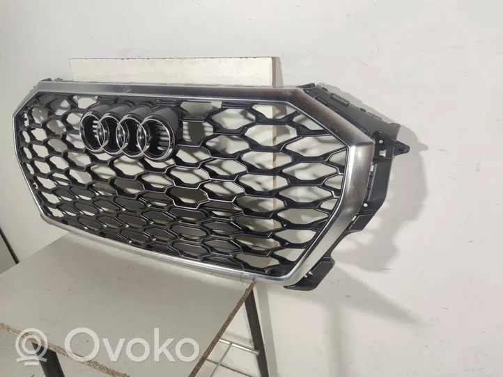 Audi Q3 F3 Maskownica / Grill / Atrapa górna chłodnicy 83F853651B