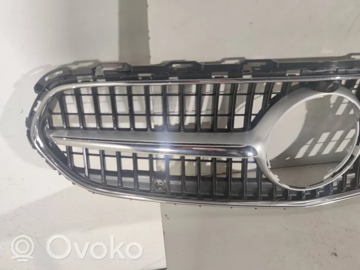 Mercedes-Benz C W206 Grille calandre supérieure de pare-chocs avant A2068883900