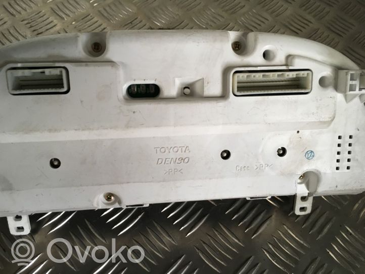 Toyota Camry Licznik / Prędkościomierz 838000665100