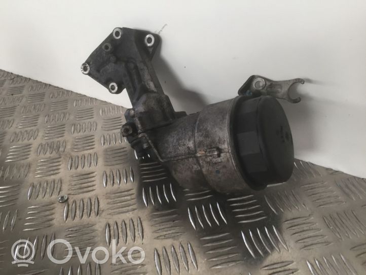 Mercedes-Benz CLS C219 Support de filtre à huile 6740230490