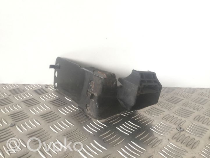 BMW 3 E90 E91 Staffa di montaggio del radiatore 711781110