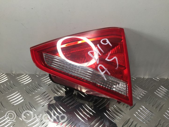 Audi A5 8T 8F Lampy tylnej klapy bagażnika 8T0945093