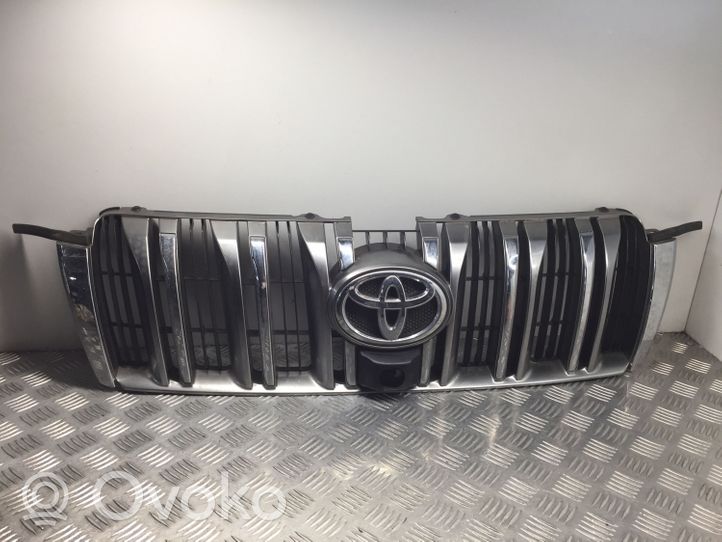 Toyota Land Cruiser (J150) Etupuskurin ylempi jäähdytinsäleikkö 5311460080