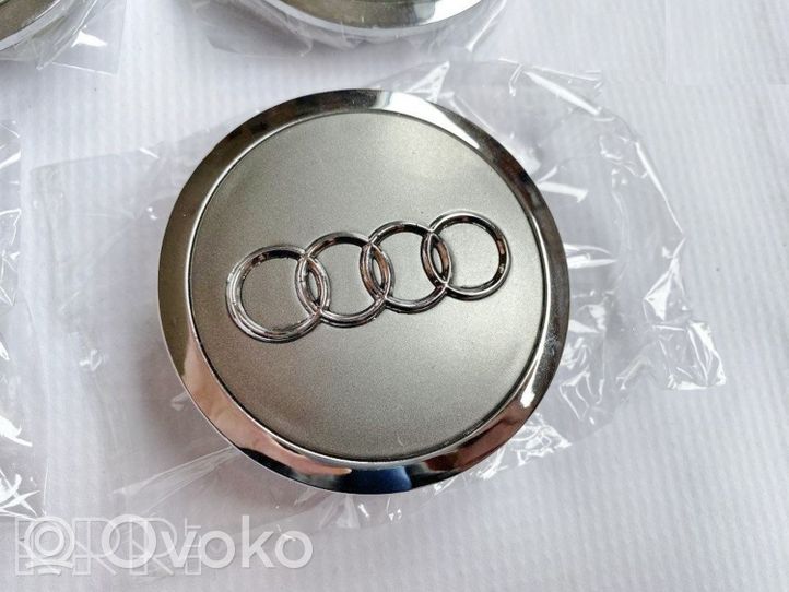 Audi Q3 8U Rūpnīcas varianta diska centra vāciņš (-i) 