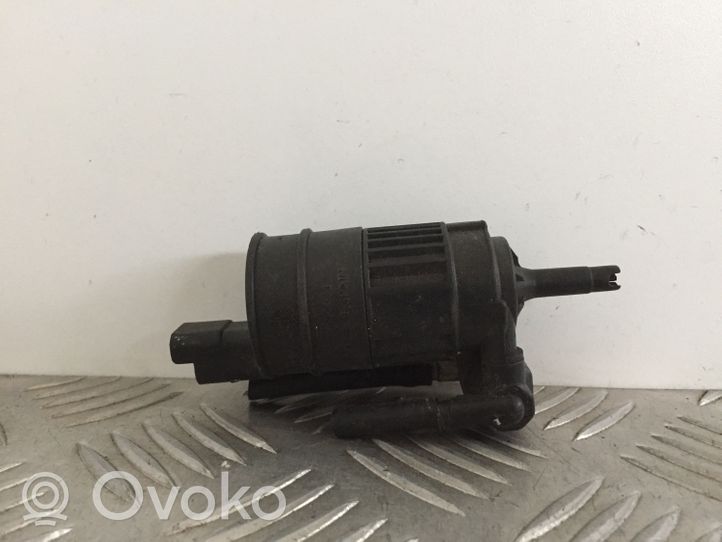 Nissan Almera N16 Tuulilasi tuulilasinpesimen pumppu 7700430702