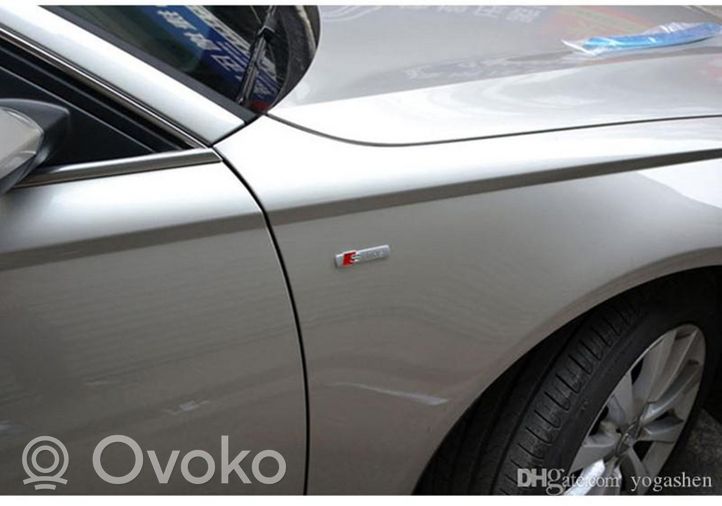 Audi A7 S7 4G Gamintojo ženkliukas 8N0853601A