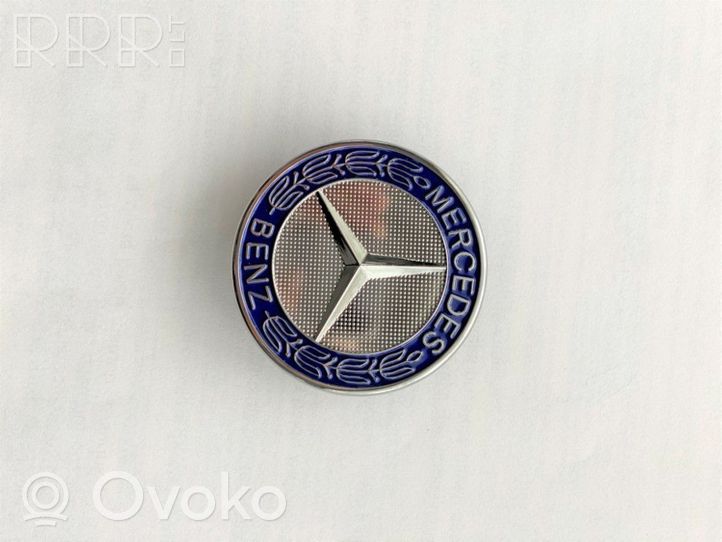 Mercedes-Benz GL X166 Manufacturer badge logo/emblem A2048170016