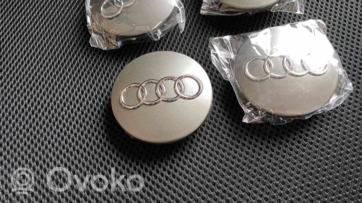 Audi A6 S6 C7 4G Borchia ruota originale 8D0601170