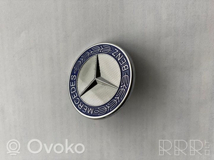 Mercedes-Benz E W211 Mostrina con logo/emblema della casa automobilistica A2048170016
