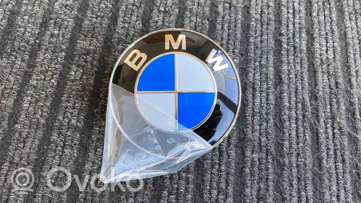 BMW 5 G30 G31 Mostrina con logo/emblema della casa automobilistica 51148132375