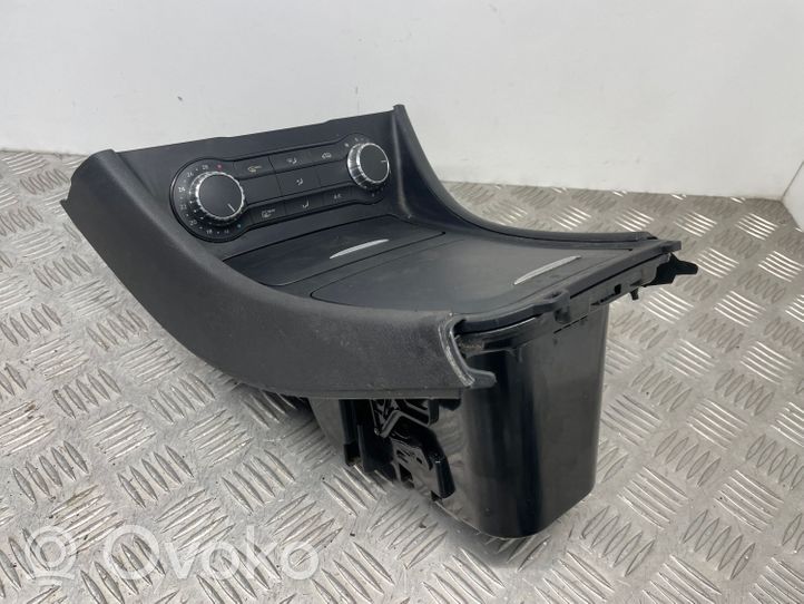 Mercedes-Benz A W176 Panel klimatyzacji A2469001708