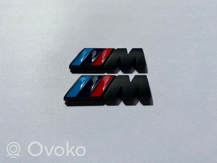 BMW 8 G15 буквы модели автомобиля 