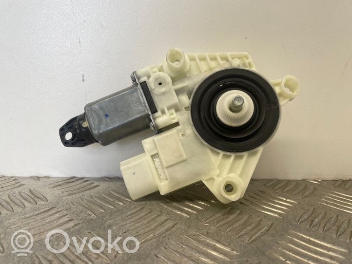 BMW 5 G30 G31 Galinis varikliukas langų pakėlėjo 7455084