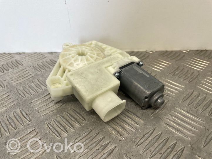 BMW 5 G30 G31 Motorino alzacristalli della portiera anteriore 7455081