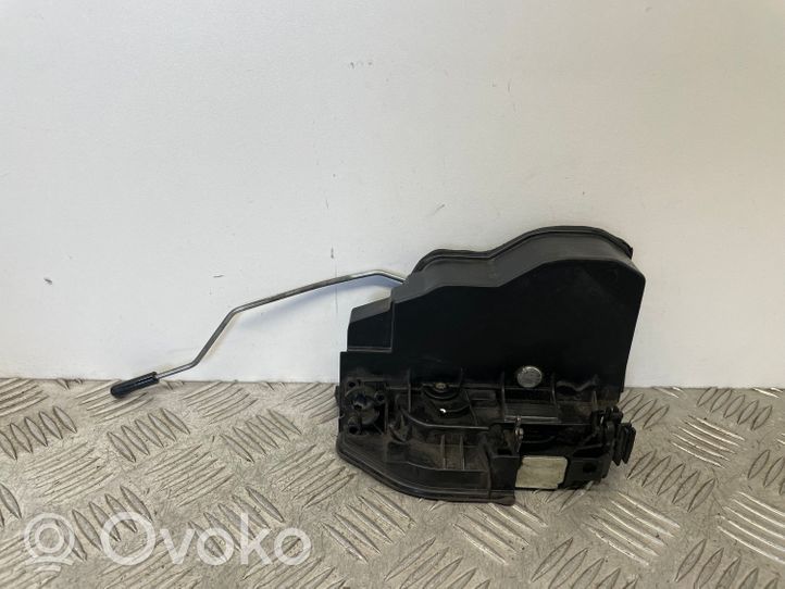 BMW 1 E81 E87 Zamek drzwi przednich 7202144