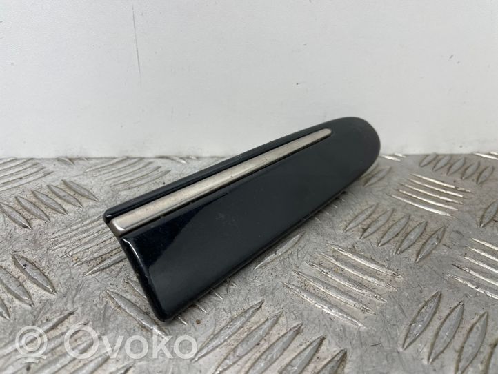 Mercedes-Benz E W211 Rivestimento parafango (modanatura) A2116902882