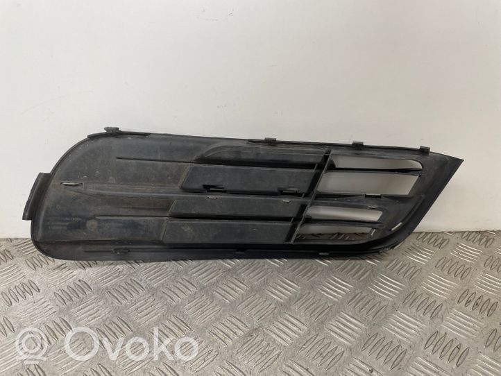 BMW 5 F10 F11 Etupuskurin alempi jäähdytinsäleikkö 7331734