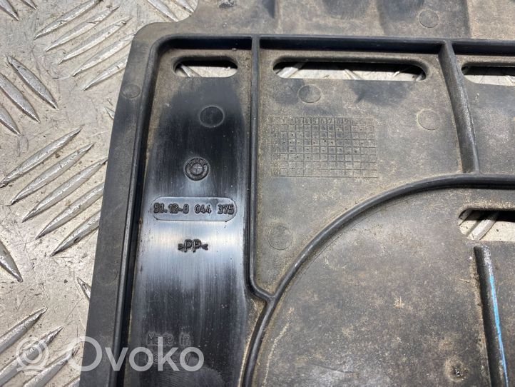 BMW 3 E92 E93 Takapuskurin alustan suoja välipohja 8044375