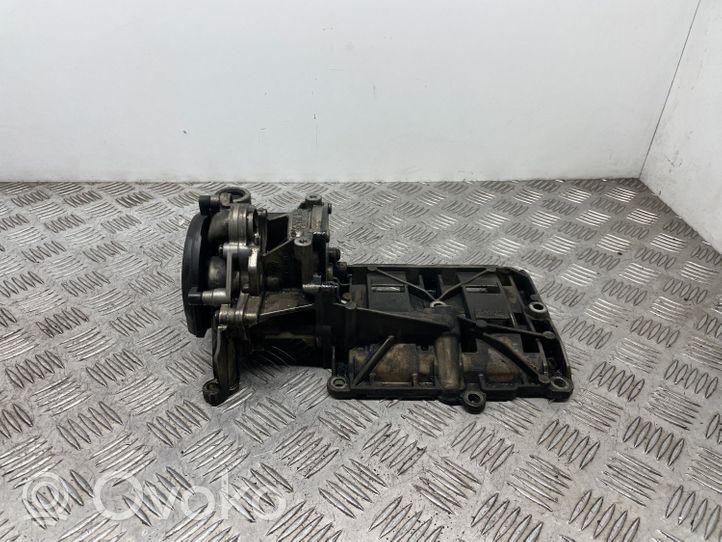 BMW 5 E60 E61 Tepalo siurblys 7798014