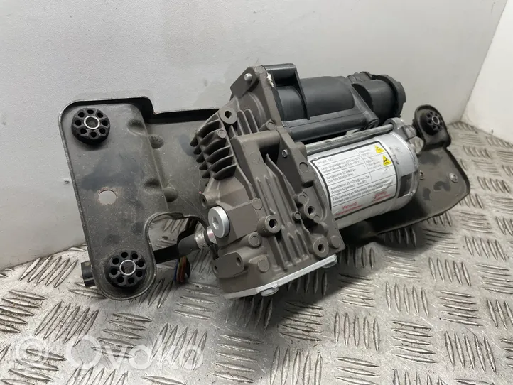 BMW X5 E70 Ilmajousituksen kompressoripumppu 6799419