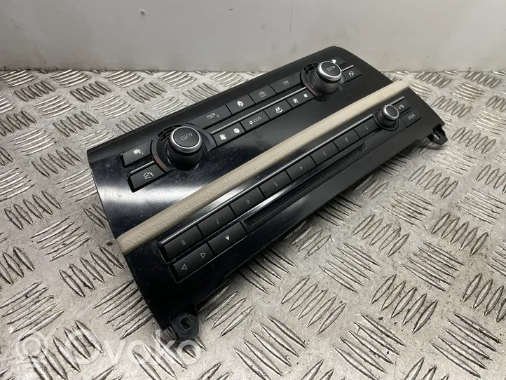 BMW 5 F10 F11 Climate control unit 9241238