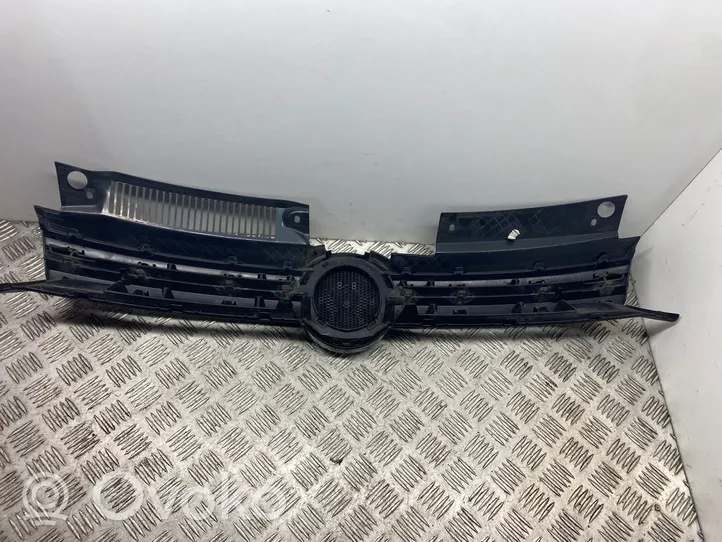 Volkswagen Golf VI Grille calandre supérieure de pare-chocs avant 5K0853653