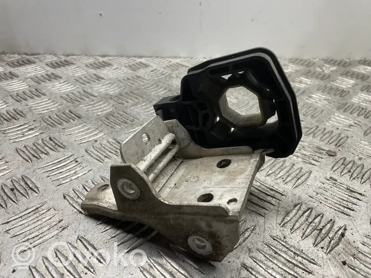 BMW 7 F01 F02 F03 F04 Soporte de montaje del radiador 7186513