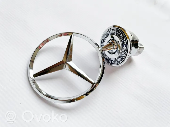 Mercedes-Benz W470 Manufacturer badge logo/emblem A2108800186