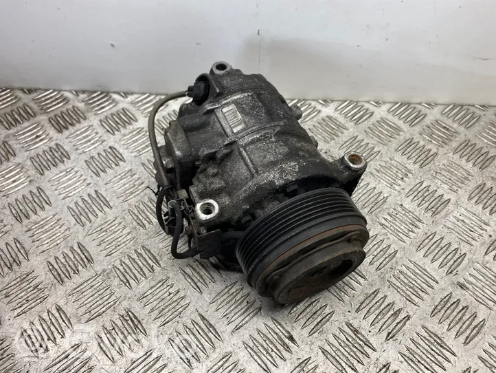 BMW 1 E81 E87 Ilmastointilaitteen kompressorin pumppu (A/C) 6987862