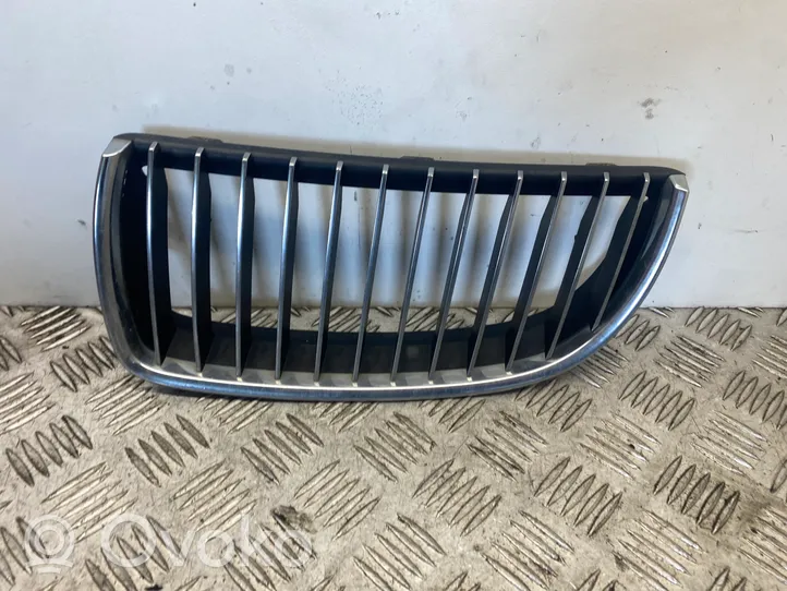 BMW 3 E90 E91 Front bumper upper radiator grill 7120009