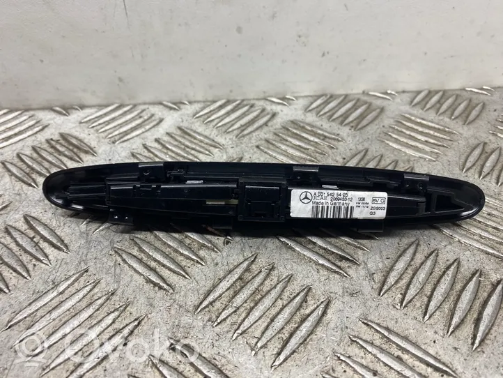 Mercedes-Benz A W176 Parking PDC sensor display screen A0015425423