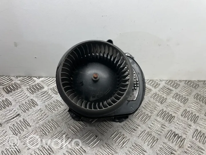 Mercedes-Benz A W176 Mazā radiatora ventilators A2469064300