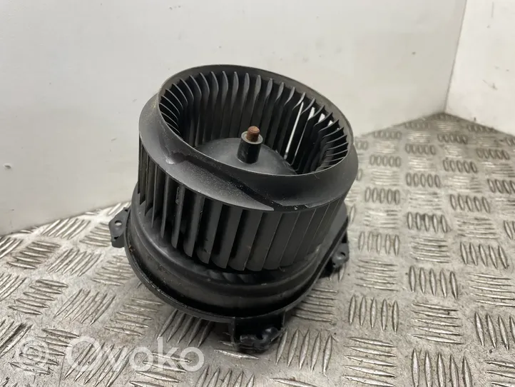 Mercedes-Benz A W176 Mazā radiatora ventilators A2469064300