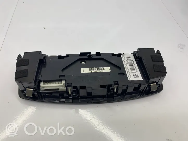 BMW 4 F32 F33 Priekšējo vietu apgaismojums 9305794