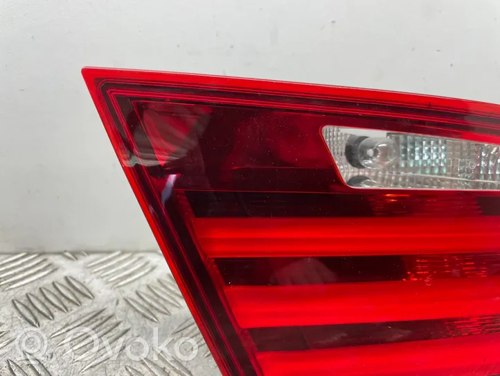 BMW M5 Lampy tylnej klapy bagażnika 7203225