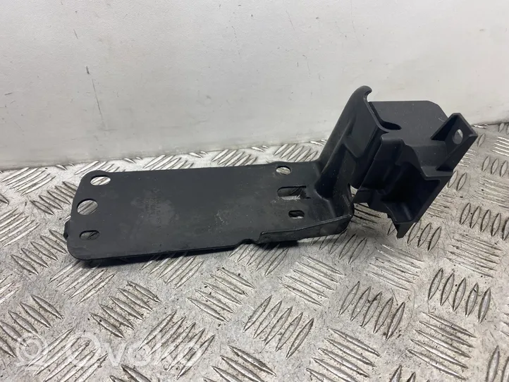 BMW 3 E90 E91 Staffa di montaggio del radiatore 7117811