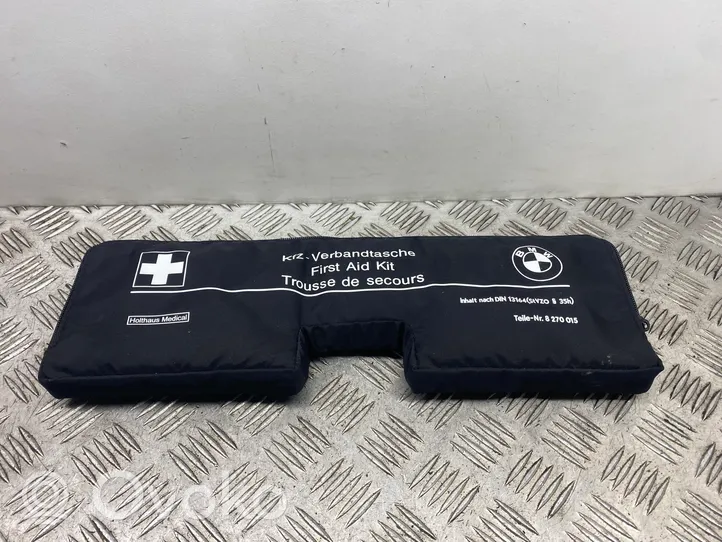 BMW 5 F10 F11 Trousse de premiers secours 8270015